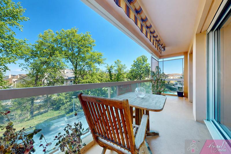 Appartement - 79 m² - 4 pièces