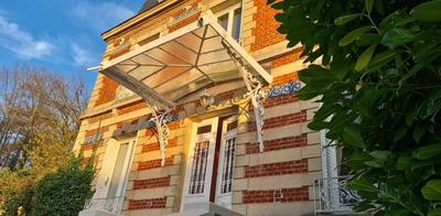 Maison - 210 m² - 6 pièces