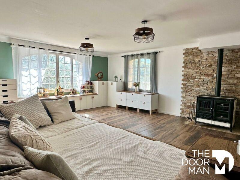 Maison - 310 m² - 13 pièces