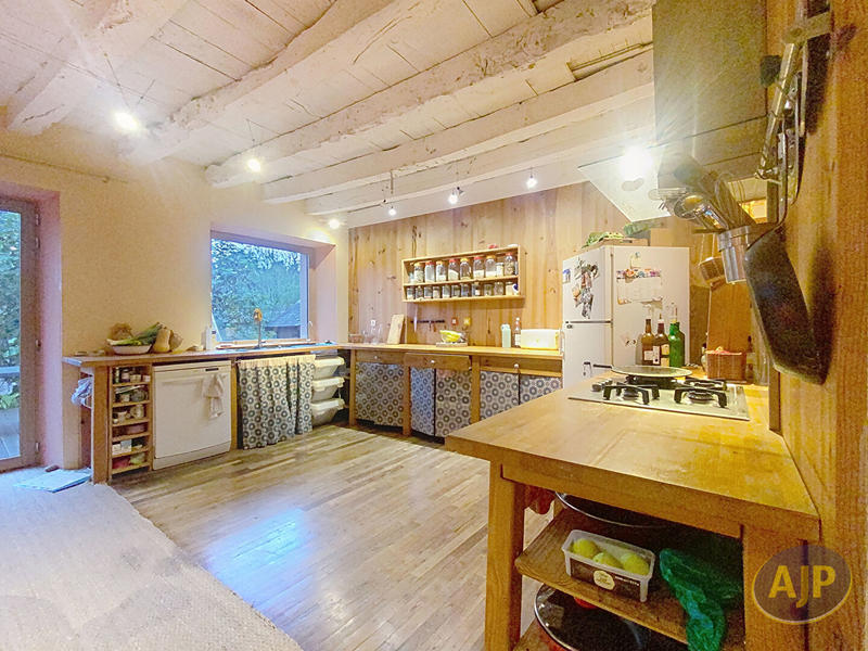 Maison - 140 m² - 6 pièces