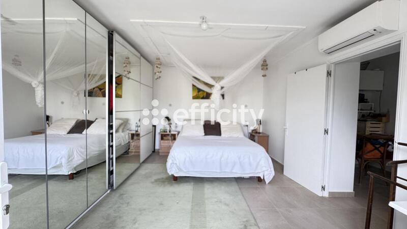 Maison - 151 m² - 6 pièces