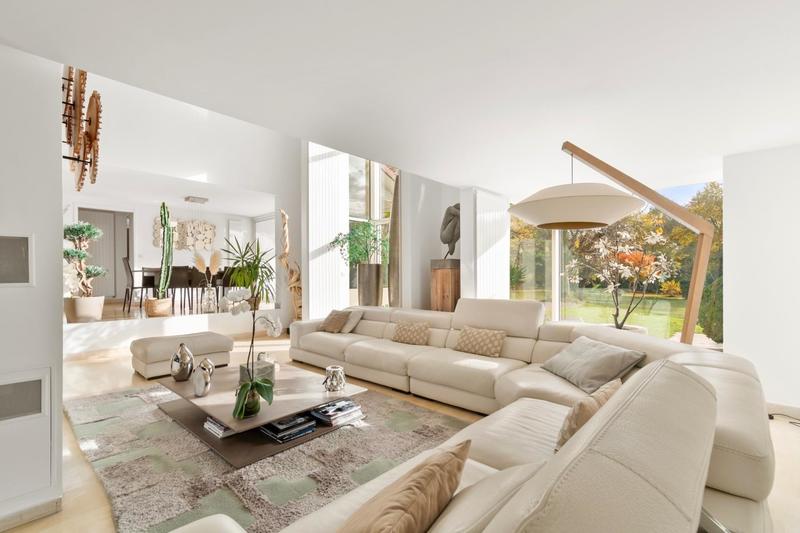 Maison - 260 m² - 7 pièces