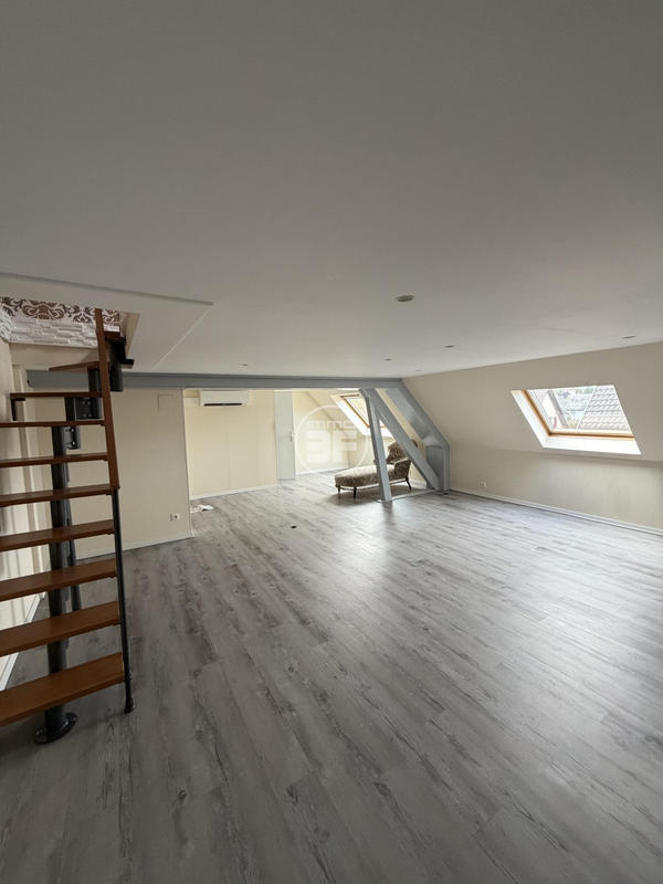 Appartement - 125 m² - 5 pièces