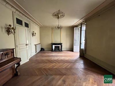 Appartement - 252 m² - 7 pièces