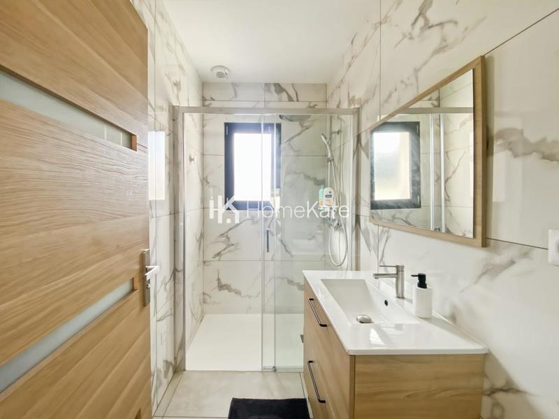 Maison - 174 m² - 5 pièces