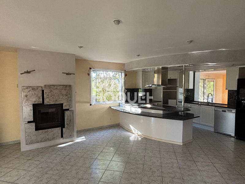 Maison - 200 m² - 5 pièces