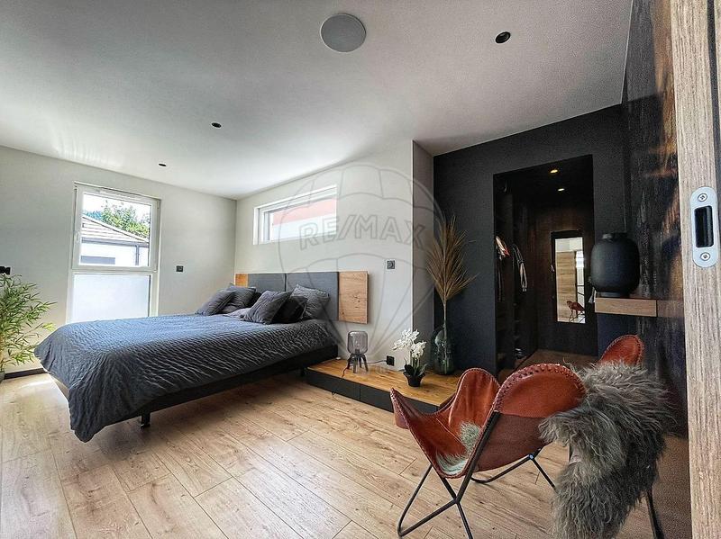 Maison - 150 m² - 5 pièces