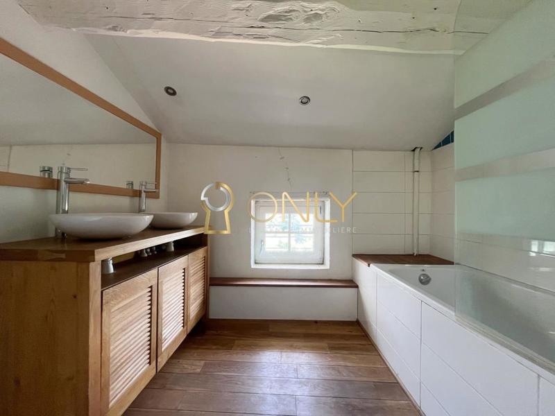 Maison - 285 m² - 10 pièces