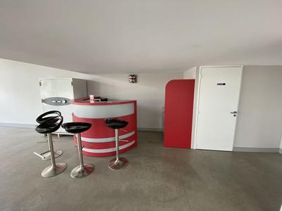 Local commercial - 255 m² - 2 pièces