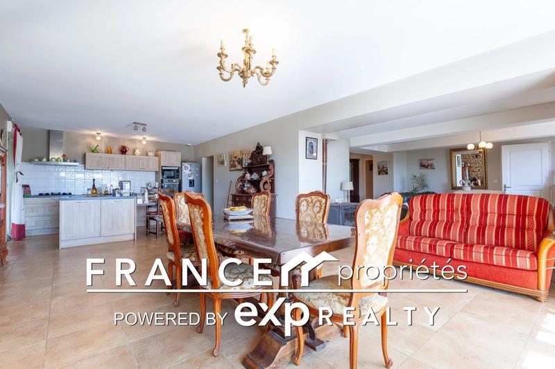 Maison - 192 m² - 4 pièces