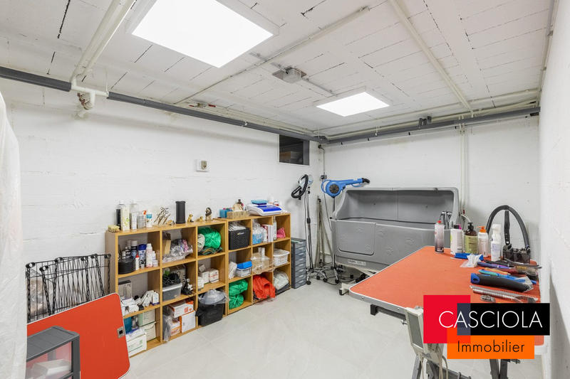 Maison - 216 m² - 7 pièces