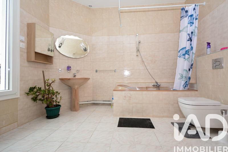 Maison - 136 m² - 5 pièces