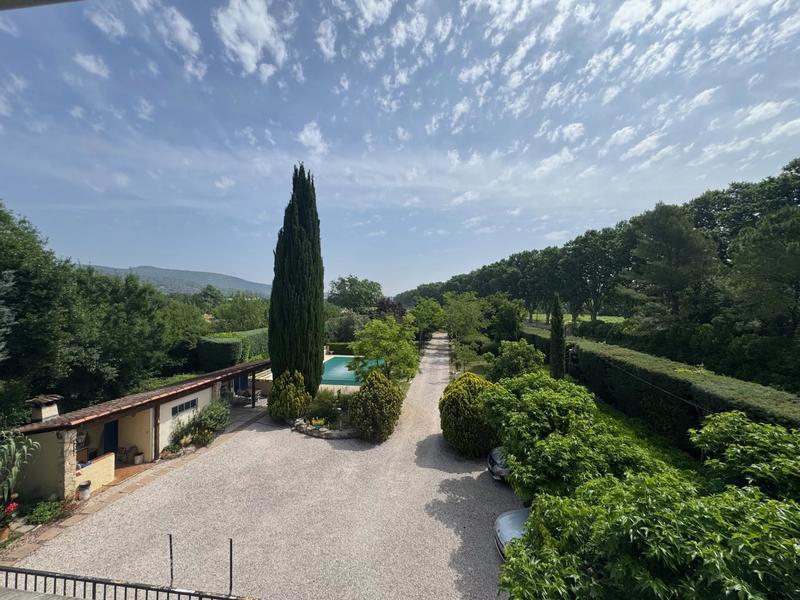 Maison - 237 m² - 9 pièces