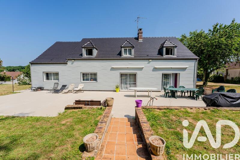 Maison - 250 m² - 9 pièces