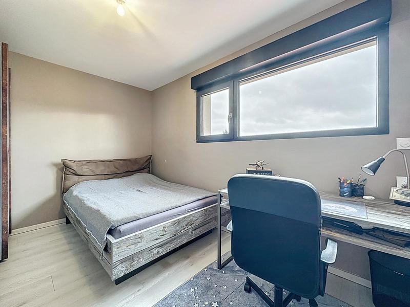 Maison - 95 m² - 5 pièces