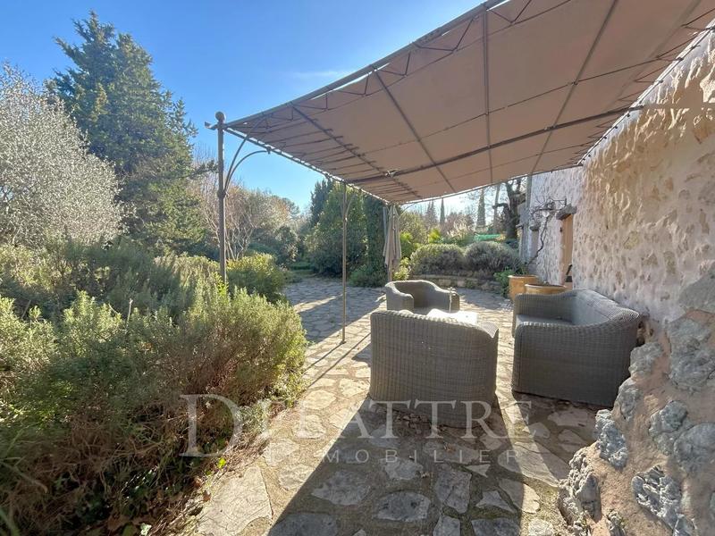 Villa - 263 m² - 9 pièces