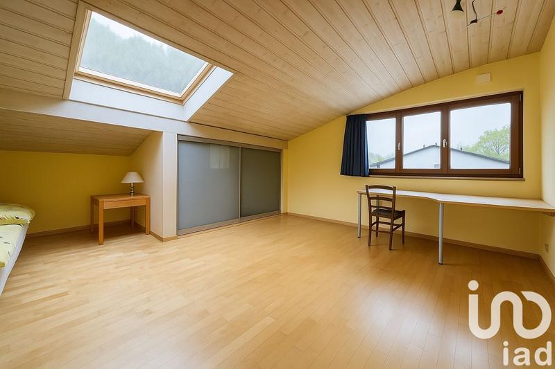 Maison - 245 m² - 10 pièces