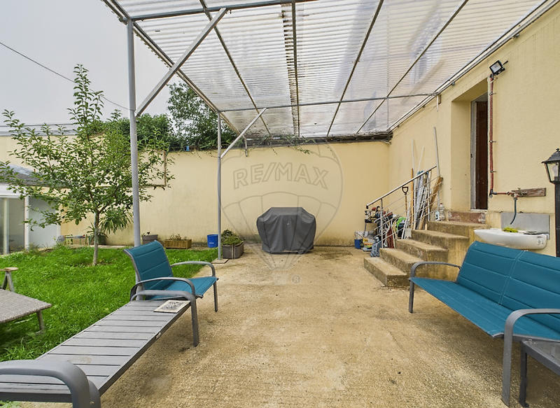 Maison jumelée - 180 m² - 7 pièces