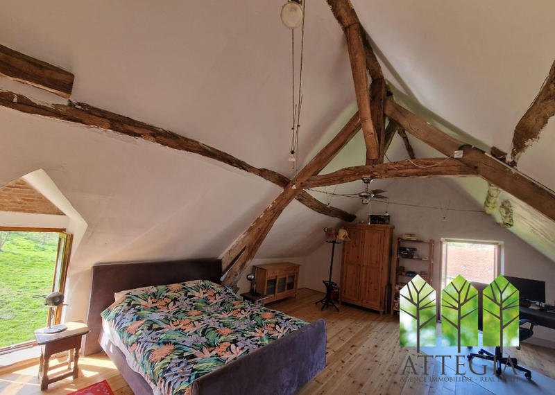 Maison traditionnelle - 151 m² - 7 pièces