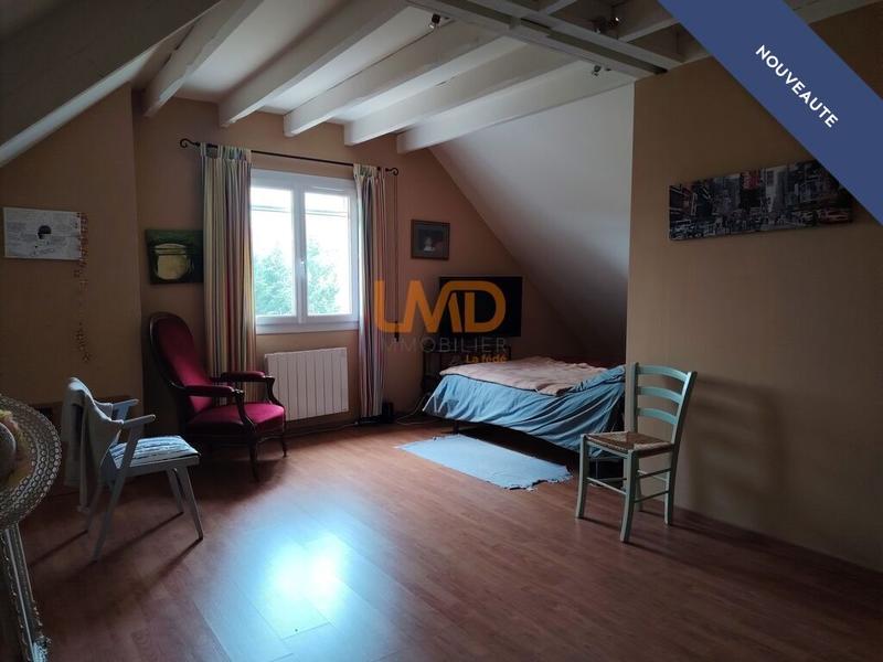 Maison - 174 m² - 9 pièces