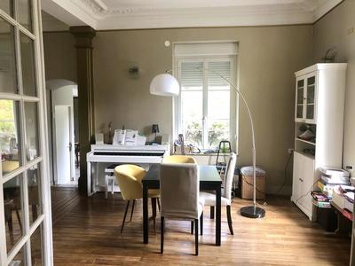 Maison - 200 m² - 8 pièces