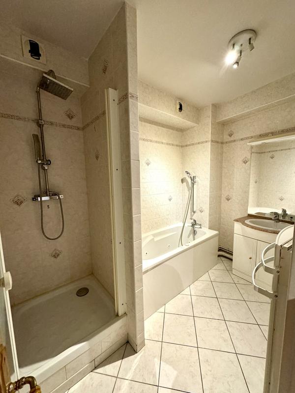 Appartement - 80 m² - 3 pièces