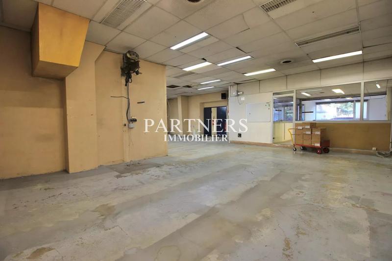 Local commercial - 486 m² - 10 pièces