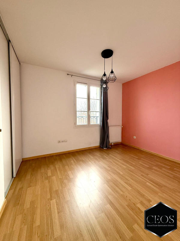 Maison traditionnelle - 88 m² - 5 pièces