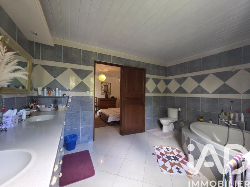 Maison - 165 m² - 7 pièces