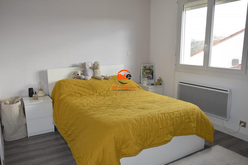 Maison - 225 m² - 8 pièces