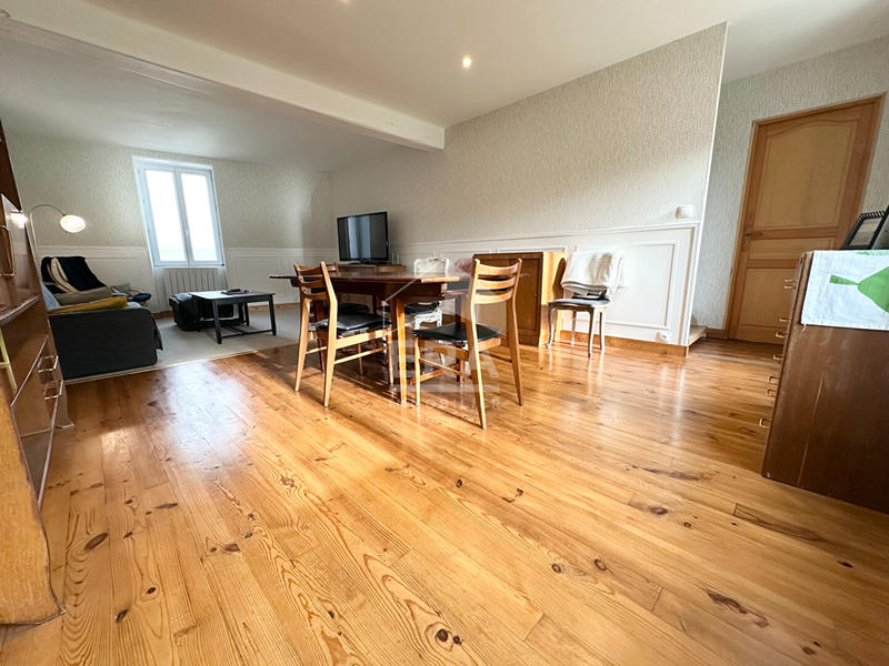 Maison - 186 m² - 7 pièces