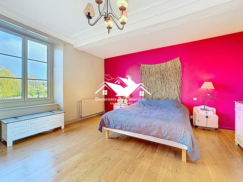 Maison - 318 m² - 12 pièces