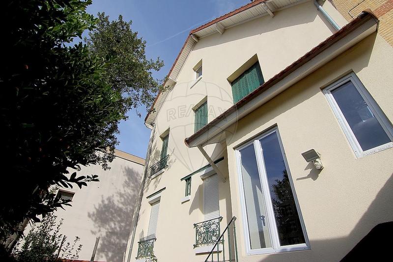 Maison - 153 m² - 9 pièces