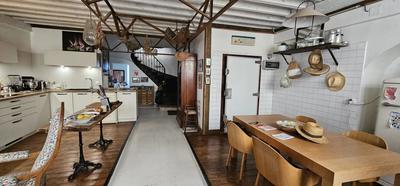 Hôtel particulier - 240 m² - 5 pièces