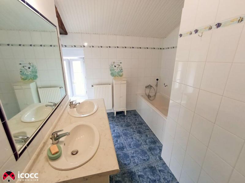 Propriété - 217 m² - 10 pièces