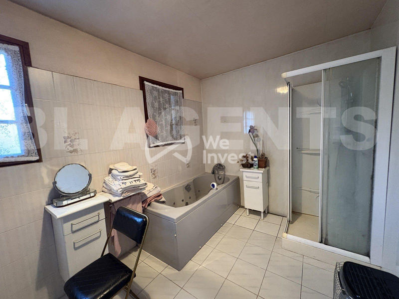 Maison - 167 m² - 7 pièces