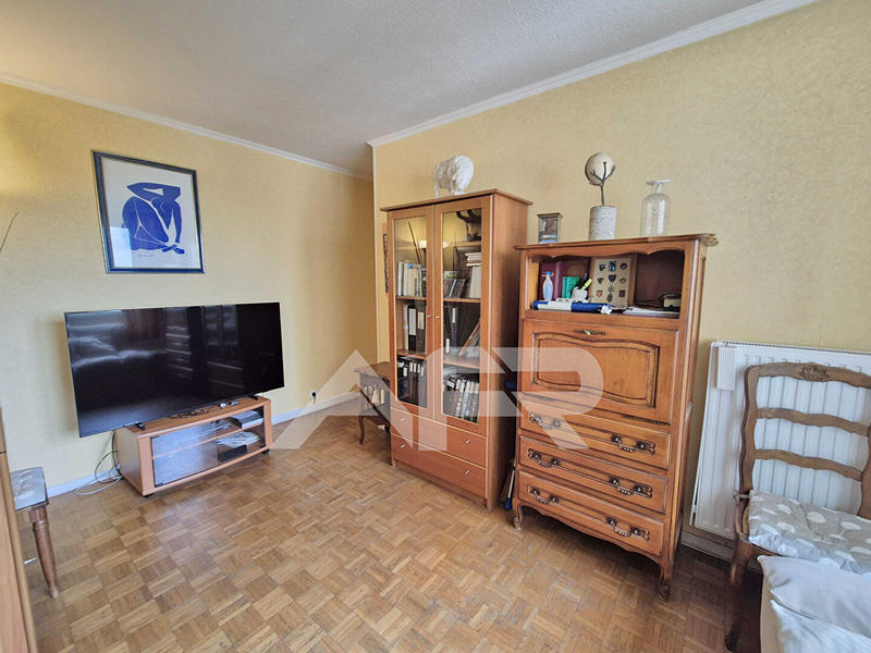Appartement - 92 m² - 5 pièces