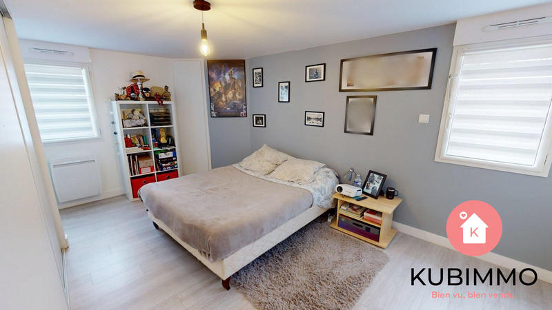 Maison - 230 m² - 9 pièces