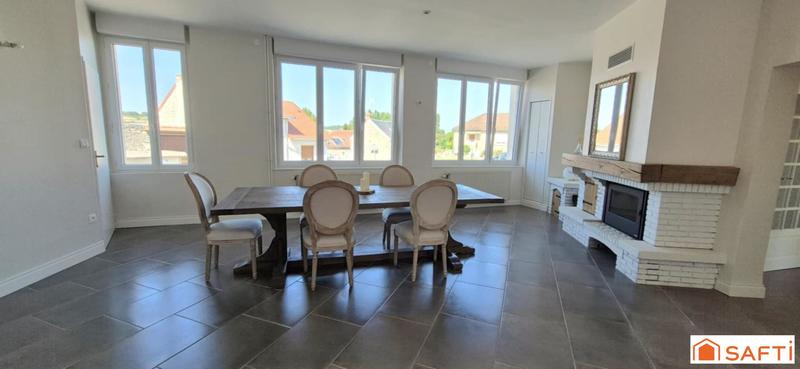 Maison - 275 m² - 11 pièces