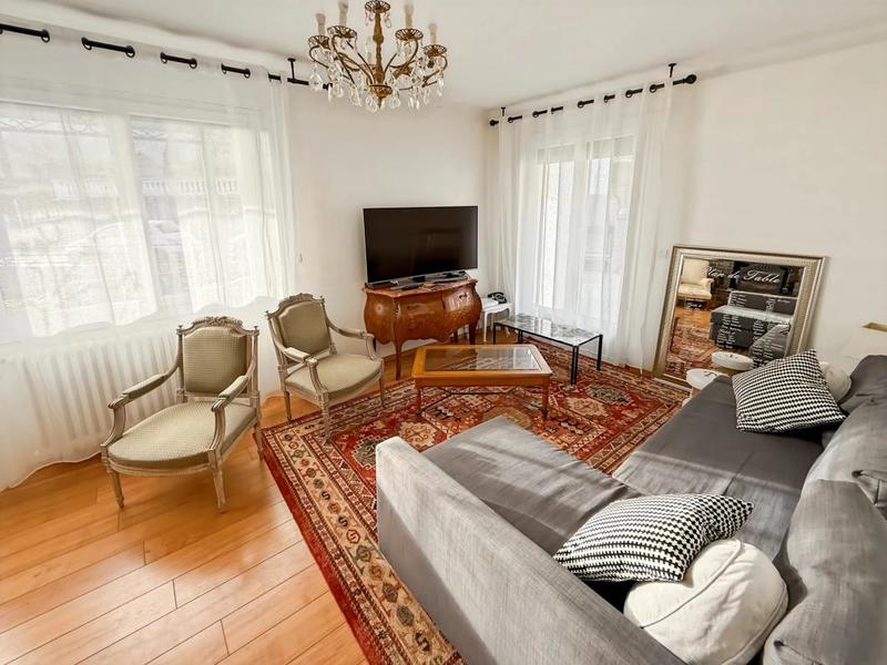 Maison - 140 m² - 6 pièces