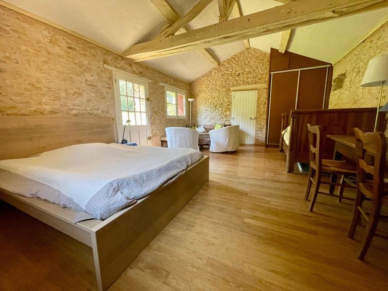 Maison - 286 m² - 9 pièces