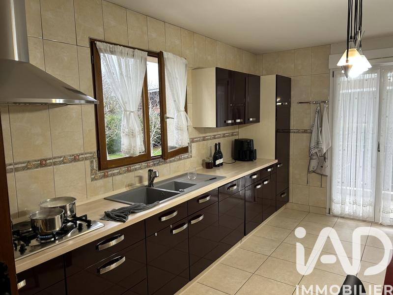 Maison - 243 m² - 7 pièces