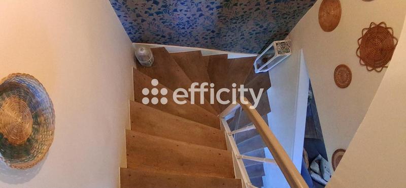 Maison - 343 m² - 11 pièces