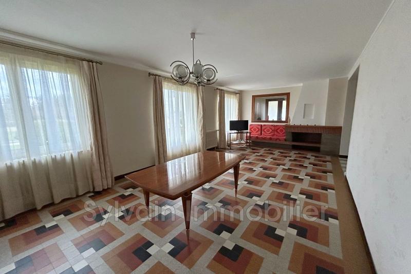 Maison - 205 m² - 7 pièces