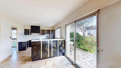 Maison - 180 m² - 6 pièces