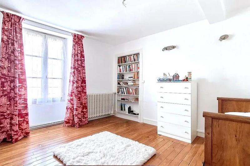 Maison - 257 m² - 9 pièces