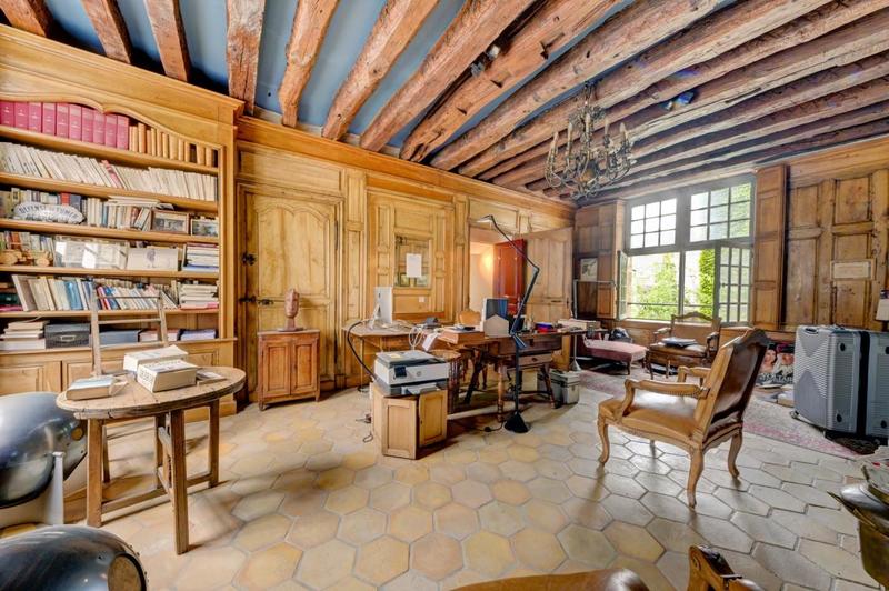 Maison - 573 m² - 6 pièces