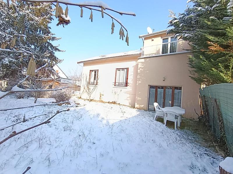 Maison - 232 m² - 7 pièces