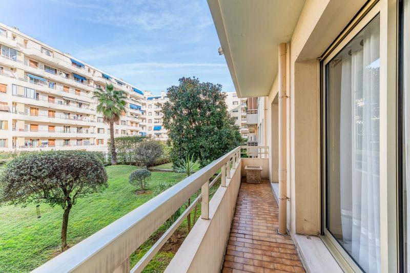 Appartement - 99 m² - 4 pièces