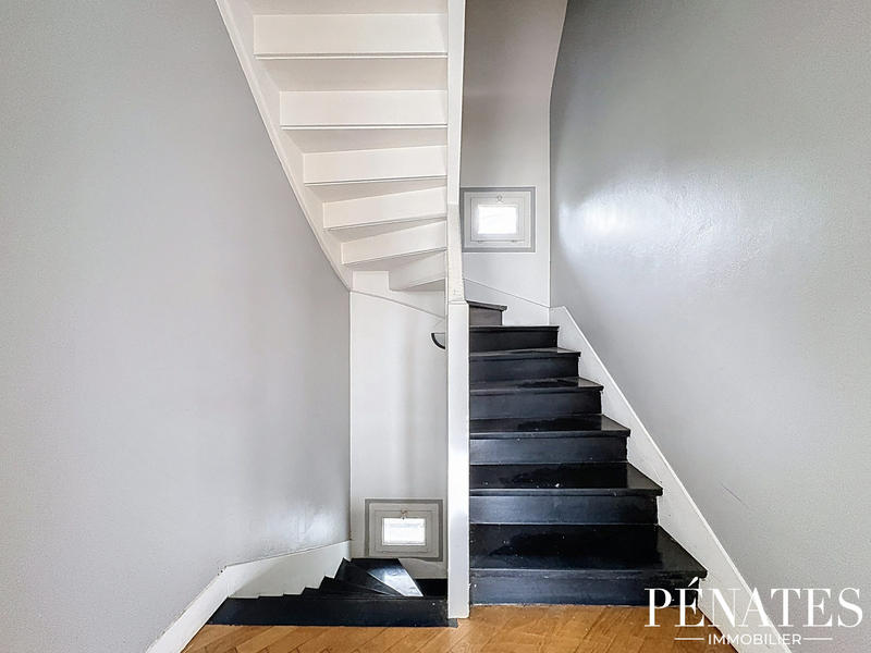 Maison - 203 m² - 10 pièces